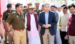 फतेहपुर(CNF)। महाशिवरात्रि पर्व को लेकर डीएम-एसपी ने मंदिरों का लिया जायजा