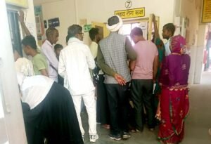 फतेहपुर(CNF)। मौसम के बदलते तेवर से सर्दी जुकाम बुखार के बढ़े मरीज