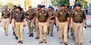 फतेहपुर(CNF)। होली व रमजान पर्व को लेकर पुलिस ने किया फ्लैग मार्च