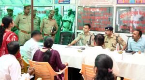 फतेहपुर(CNF)। एसपी ने राधानगर थाने में सुनीं पीड़ितों की समस्याएं