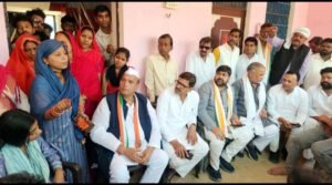 फतेहपुर(CNF)। मृतक बीएलओ के घर पहुंचा प्रदेश कांग्रेस का प्रतिनिधिमंडल