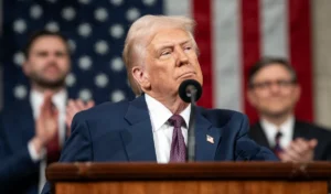 US Job Cuts 2026 | अमेरिकी अर्थव्यवस्था पर युद्ध की मार! फरवरी में 92,000 नौकरियों की कटौती, बेरोजगारी दर बढ़कर हुई 4.4%