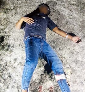 फतेहपुर(CNF)। पुलिस मुठभेड़ में 25 हजार रुपए का इनामिया गैंगस्टर घायल