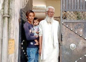 फतेहपुर(CNF)। फेरी लगाकर परिवार चलाने वाले के घर जीएसटी टीम का छापा