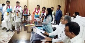 फतेहपुर(CNF)। नगर पालिका में नामित सभासदों ने ली शपथ