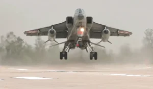 अब हाईवे बनेगा रनवे! Purvanchal Expressway पर IAF की Emergency Landing, दिखी गजब की तैयारी