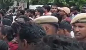 Vijay को CM बनाने की जिद! Tamil Nadu में समर्थक ने लगाई खुद को आग, हालत गंभीर