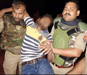 फतेहपुर(CNF)। रेलवे का कॉपर वायर काटने वाला इनामी बदमाश मुठभेड़ में गिरफ्तार