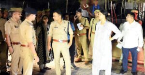 फतेहपुर(CNF)। गैस रिसाव से मकान में भीषण धमाका, नौ झुलसे