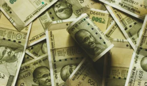 रुपये में ऐतिहासिक गिरावट, US Dollar के मुकाबले Record Low 95.23 के स्तर पर पहुंचा