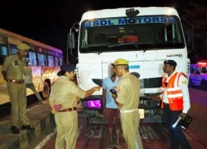 फतेहपुर(CNF)। नशे में स्टेयरिंग थामने वालों पर पुलिस का शिकंजा, चला अभियान
