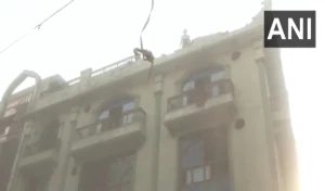 Varanasi में PWD का बड़ा एक्शन, Heavy Force की तैनाती के बीच Waqf संपत्ति पर चला Bulldozer