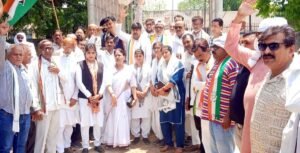 फतेहपुर(CNF)। पेट्रोल-डीजल व गैस कीमतों के विरोध में कांग्रेस का प्रदर्शन
