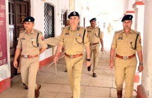 फतेहपुर(CNF)। परीक्षा की शुचिता से खिलवाड़ करने वालों को बख्शा नहीं जाएगा: एडीजी