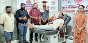 फतेहपुर(CNF)। रक्तवीरों ने बड़े मंगल पर निभाया मानवता का धर्म