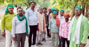 फतेहपुर(CNF)। गंदे पानी से त्रस्त विजयीपुर के किसानों का फूटा गुस्सा