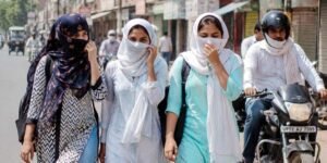 फतेहपुर(CNF)। सूरज से आग, गर्म हवाओं के थपेड़ों से बेहाल आवाम