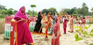 फतेहपुर(CNF)। साड़ी में योग, जिम में जोश: हेमलता की पहल बनी महिलाओं के लिए प्रेरणा