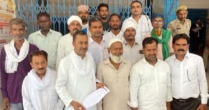 फतेहपुर(CNF)। मोहर्रम पर्व को लेकर ताजिया कमेटी ने डीएम को सौंपा पत्र