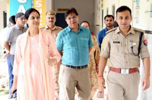 फतेहपुर(CNF)। टीईटी परीक्षा: डीएम-एसपी ने केंद्रों का किया निरीक्षण