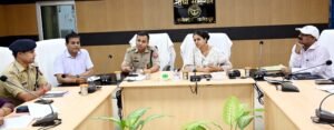 फतेहपुर(CNF)। अपराधियों पर कार्रवाई में स्वीकार नहीं की जाएगी ढिलाई: डीएम