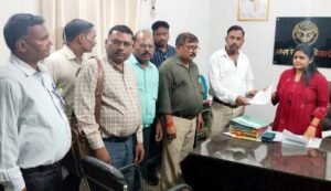 फतेहपुर(CNF)। शिक्षणेत्तर कर्मचारियों ने खोला मोर्चा, सरकार को भेजा अल्टीमेटम