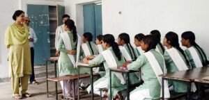 फतेहपुर(CNF)। जीजीआईसी पहुंचीं डीएम, छात्राओं से सीधे लिया पढ़ाई का फीडबैक