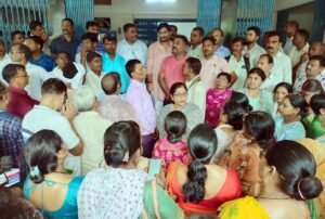 फतेहपुर(CNF)। विभिन्न मांगों को लेकर शिक्षामित्रों ने कलेक्ट्रेट पर किया प्रदर्शन