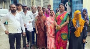 फतेहपुर(CNF)। चार से पांच करोड़ की कथित ठगी, कार्रवाई के लिए डीएम से लगाई गुहार