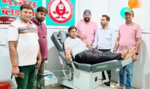 फतेहपुर(CNF)। मरीज की जान बचाने को आगे आए व्यापारी नेता