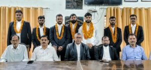 फतेहपुर(CNF)। काला कोट पहन न्याय की राह पर बढ़े नए कदम