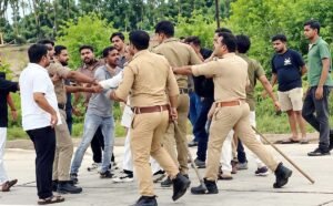 फतेहपुर(CNF)। जमीन के विवाद में आमने-सामने आए भाजपा नेता, हाईवे पर मारपीट और फायरिंग से हड़कंप