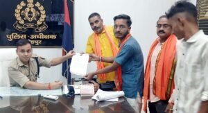 फतेहपुर(CNF)। छात्र की मौत के मामले में बजरंग सेना मुखर, एसपी से कार्रवाई की मांग
