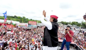Raebareli पहुंची Akhilesh Yadav की PDA Rath यात्रा, कार्यकर्ताओं का भारी हुजूम जुटा