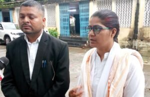 फतेहपुर(CNF)। विकलांग दंपति की जमीन पर कब्जे का आरोप, बेटी ने मांगी इंसाफ की गुहार