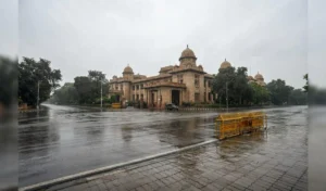 CEC ज्ञानेश कुमार के इस्तीफे की मांग: Lucknow में Congress कार्यकर्ताओं और पुलिस में झड़प