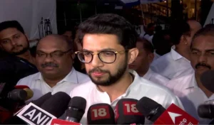 अगर ज्ञानेश नहीं जाते हैं…CEC के ख़िलाफ़ विरोध प्रदर्शन पर दिपके को मिला आदित्य ठाकरे का समर्थन