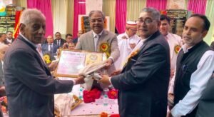 फतेहपुर(CNF)। पांच दशक की कानूनी सेवा को मिला सम्मान, 54 वरिष्ठ अधिवक्ताओं का अभिनंदन