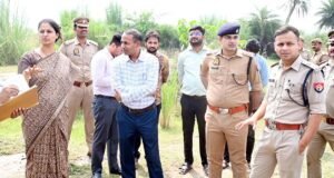 फतेहपुर(CNF)। दुर्गा विसर्जन को लेकर प्रशासन अलर्ट, डीएम-एसपी ने परखी व्यवस्थाएं