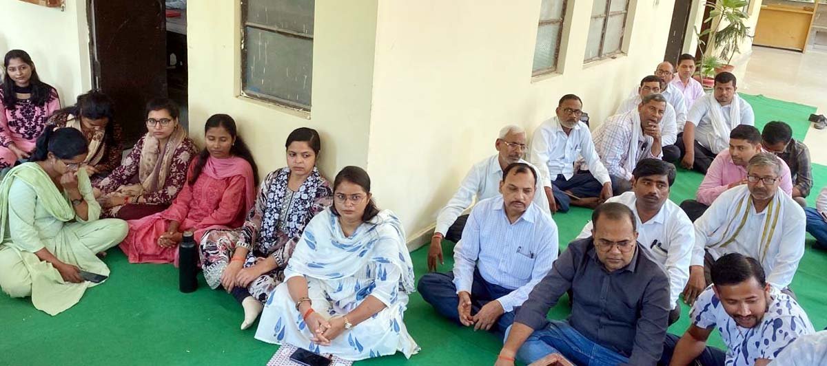 फतेहपुर(CNF)। मांगों पर अड़े लेखपाल, आंदोलन की दी चेतावनी