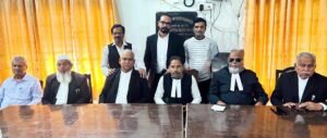 फतेहपुर(CNF)। न्यायालय में कर्मचारियों की पहचान हो सुनिश्चित, ड्रेस कोड लागू करने की उठी मांग