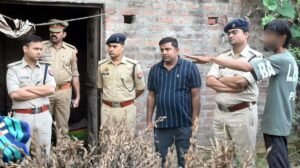 फतेहपुर(CNF)। शराब ठेके पर सो रहे सेल्समैन की पीटकर हत्या, नकदी लूटने का आरोपी दबोचा