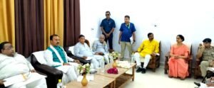 फतेहपुर(CNF)। पात्र परिवारों को आवास और मूलभूत सुविधाएं दिलाना प्राथमिकता: केशव प्रसाद मौर्य