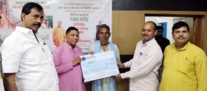फतेहपुर(CNF)। फसल नुकसान पर 801 किसानों को 28.12 लाख की राहत