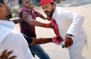 फतेहपुर(CNF)। एमएलसी चुनाव: फर्जी मतदान के आरोप पर सपा-भाजपा कार्यकर्ता भिड़े