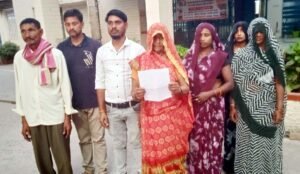 फतेहपुर(CNF)। एक ही भूखंड की दोबारा रजिस्ट्री का आरोप, न्याय के लिए डीएम की चौखट पर पहुंची महिला