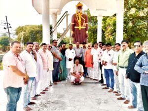 फतेहपुर(CNF)। महाराजा अग्रसेन जयंती पर एकजुटता का संदेश, समाज के लोगों ने लिया आदर्शों पर चलने का संकल्प